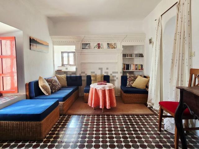 Chalet, Cutar