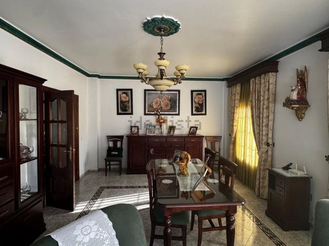 Chalet, Cuevas Bajas