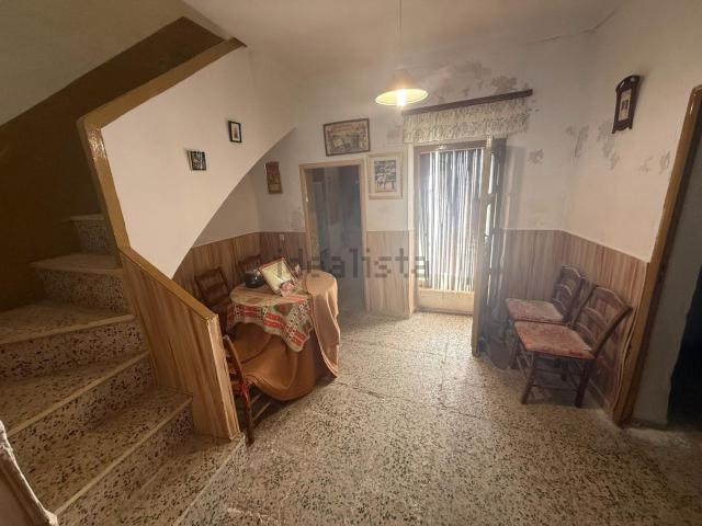 Chalet, Cuevas de San Marcos