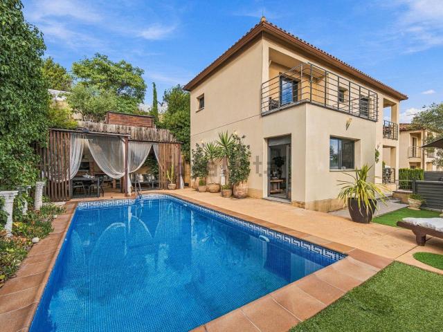 Chalet, Cunit