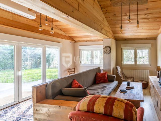 Chalet, à usage d'Habitation, en pleine forêt