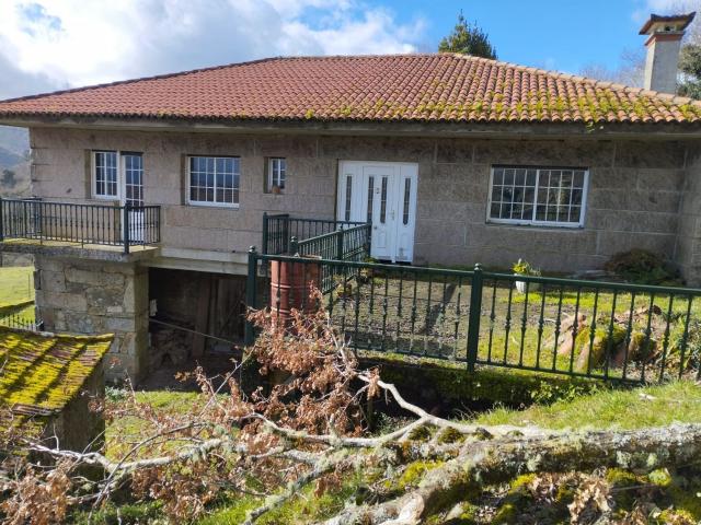 Chalet, A Cañiza