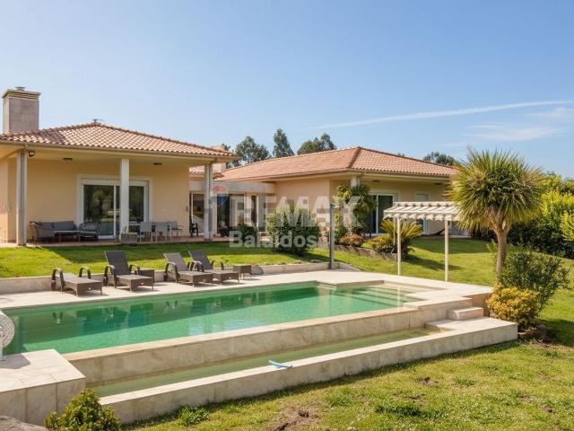 Chalet, A Cañiza
