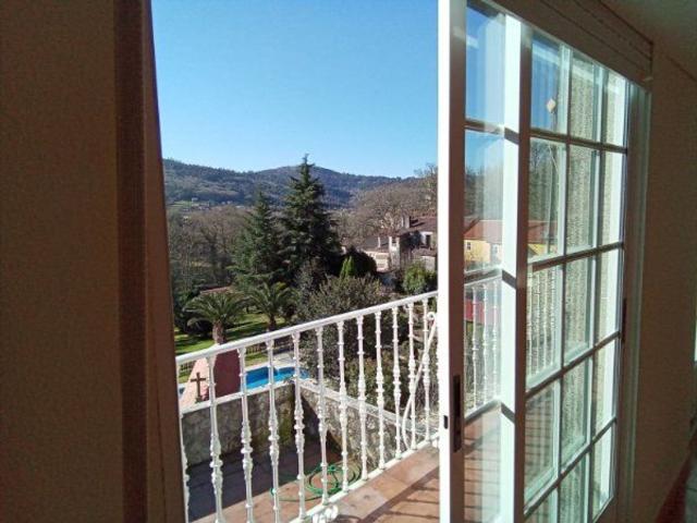 Chalet, A Estrada