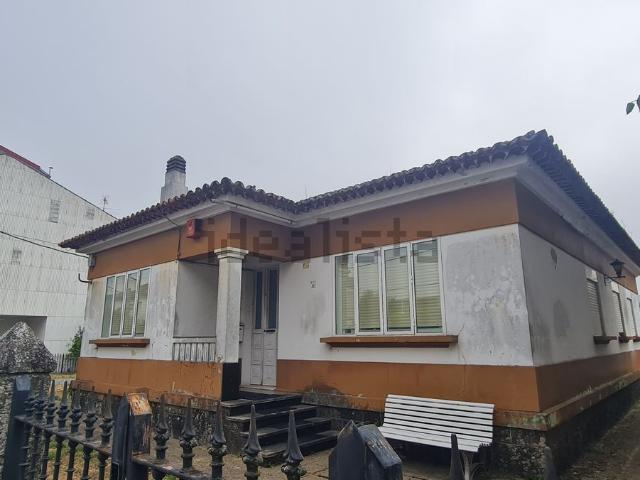 Chalet, A Estrada