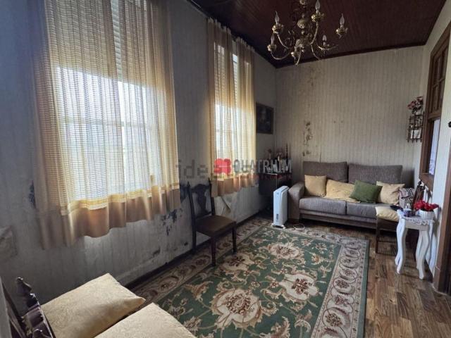 Chalet, A Estrada