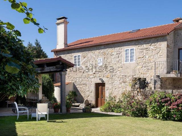 Chalet, A Estrada