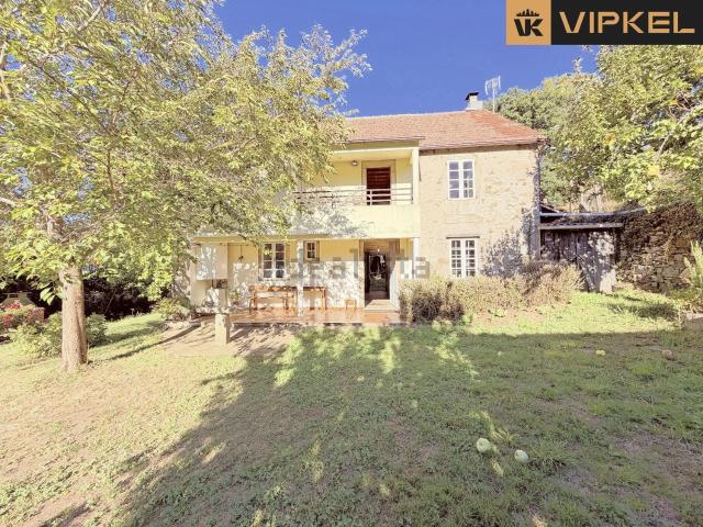 Chalet, A Estrada