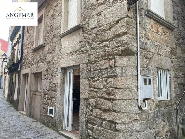 Chalet, A Guarda