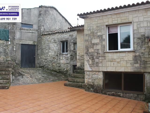 Chalet, A Guarda