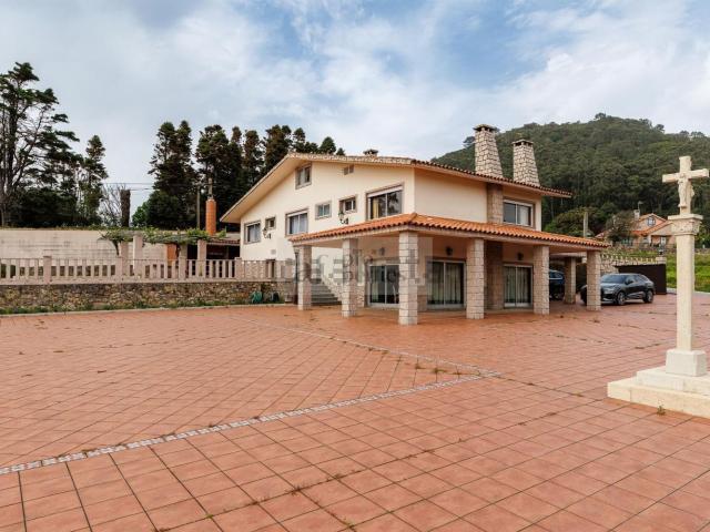 Chalet, A Guarda