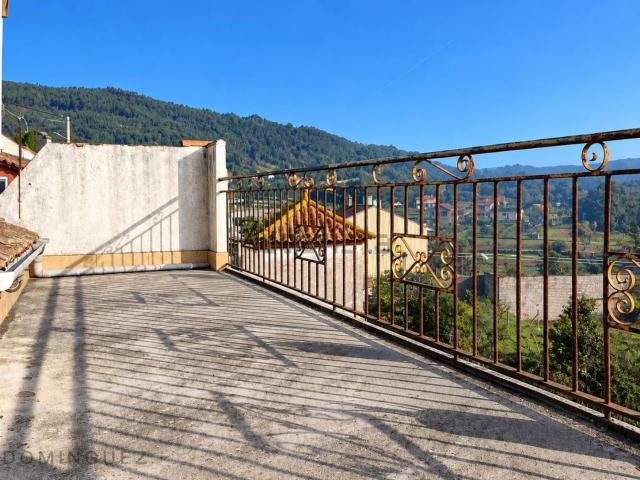 Chalet, A Guarda