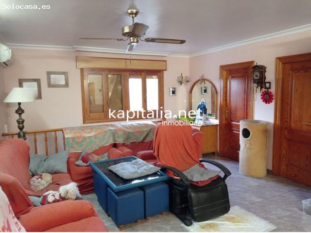 CHALET A LA VENTA EN BENILLUP, CON MAGNIFICAS VISTAS