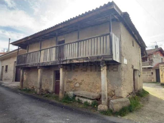 Chalet, A Merca