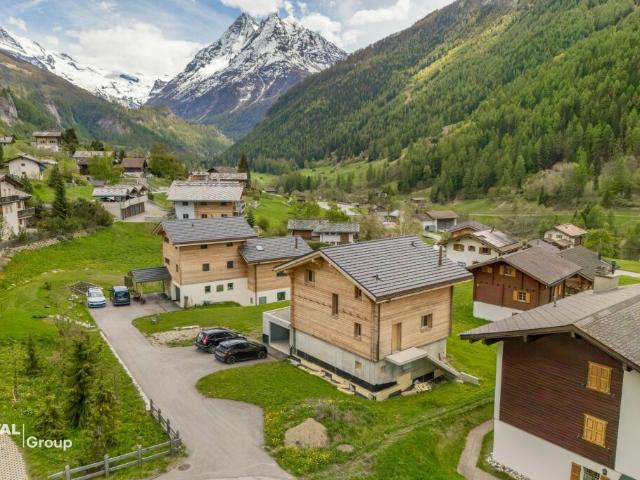 Chalet à personnaliser selon vos envies, emplacement exceptionnel