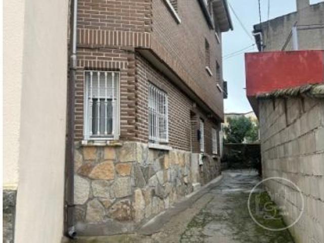 Chalet amplio con patio en Navalmoral