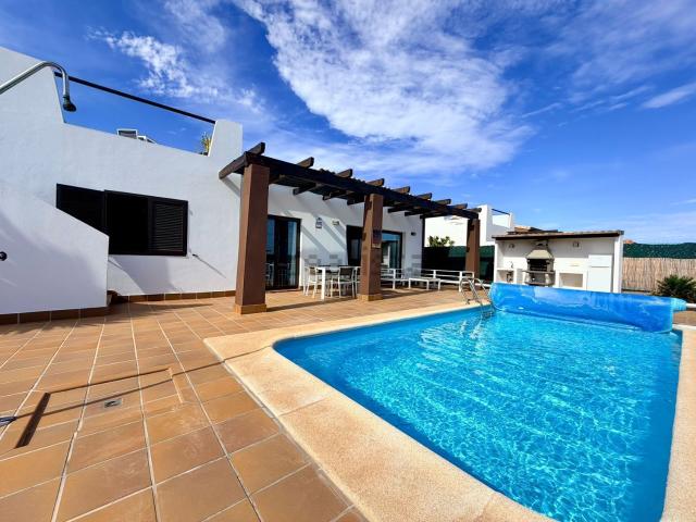 Chalet, Antigua