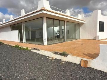 Chalet, Antigua