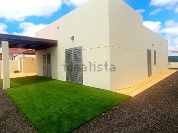 Chalet, Antigua