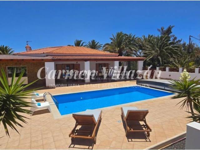 Chalet, Antigua