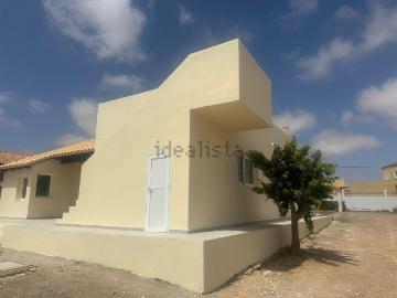 Chalet, Antigua