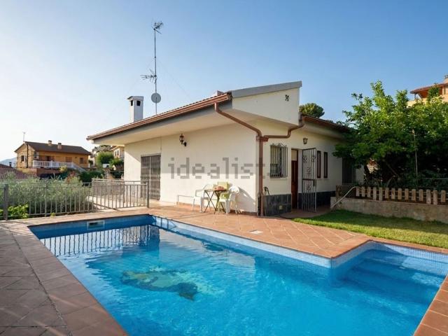 Chalet, Abrera