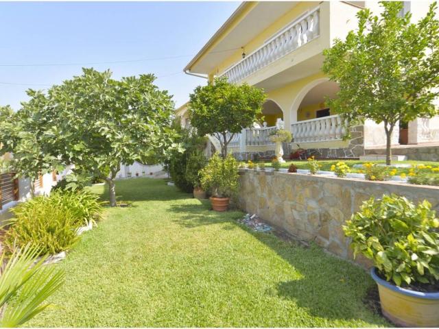Chalet, Abrera