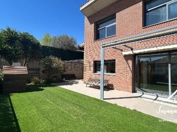 Chalet, Abrera