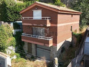 Chalet, Abrera