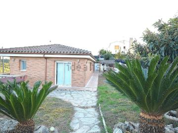 Chalet, Abrera