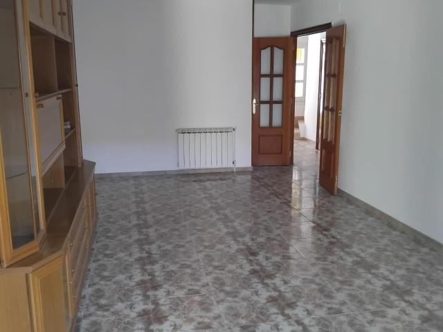Chalet adosado 210 mt y Jardin 50 mt sol todo el día