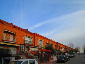 Avenida Principe de Asturias, Madrid, Pinares Llanos