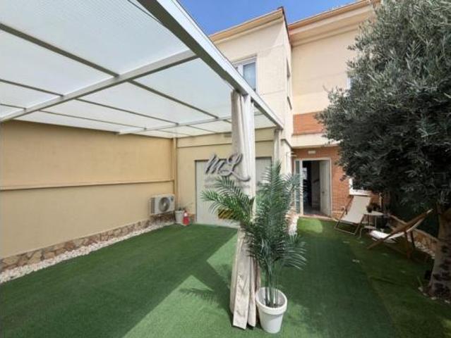 Chalet adosado Venta Camarena, Camarena