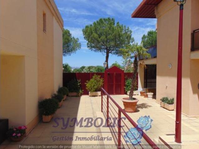 Chalet adosado Alquiler Villaviciosa de Odón, Centro
