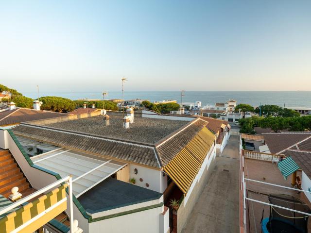 CHALET ADOSADO AVENIDA CONQUISTADORES DE MAZAGÓN