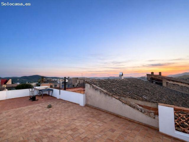 CHALET ADOSADO CON ALMA ARTISTICA CALVIA