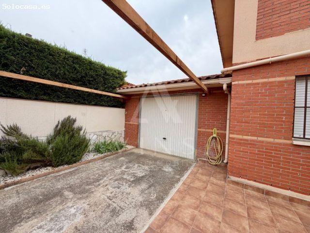 CHALET ADOSADO CON PARCELA Y PISCINA EN EL POZO DE GUADALAJARA