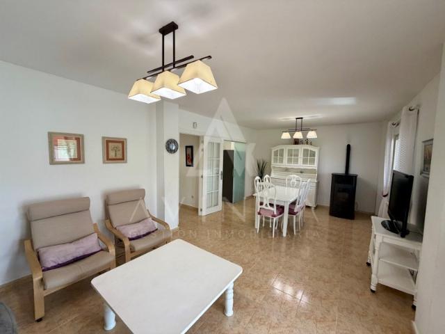 CHALET ADOSADO CON PARCELA Y PISCINA EN EL POZO DE GUADALAJARA