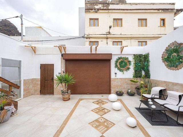 Chalet adosado de 69 m2 en venta Arucas, Canarias