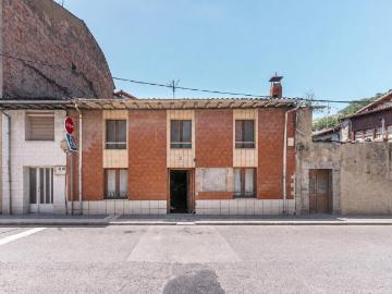 Chalet adosado en venta, Campomanes, Asturias