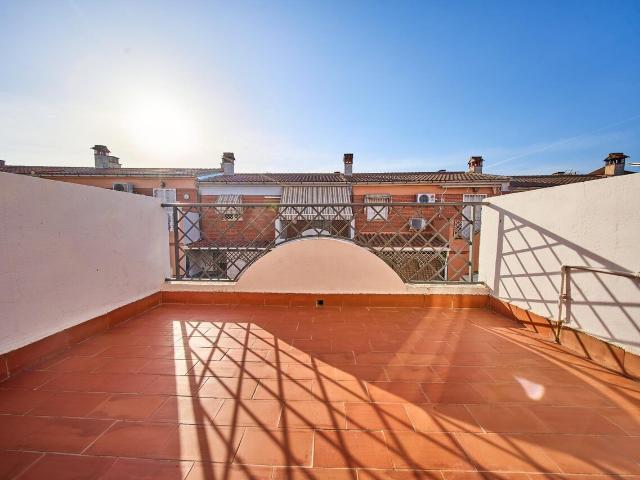 Chalet adosado en venta, Jun, Granada