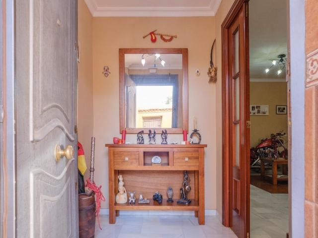 Chalet adosado en venta, La Algaba, Sevilla