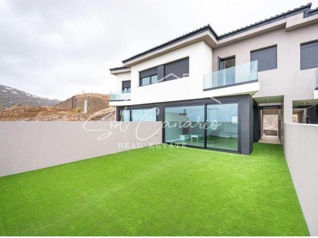 Chalet adosado en venta localizado en Santa María de Guía