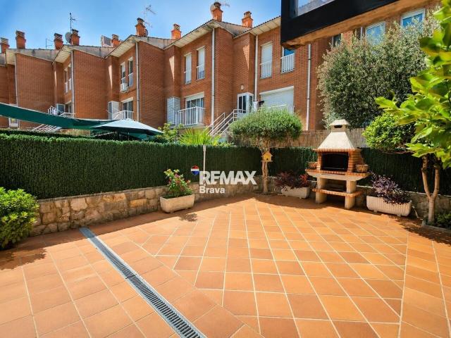 Chalet adosado en venta, Olot, Girona