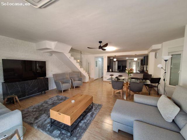 CHALET ADOSADO EN ZONA RECINTO FERIAL FUENGIROLA