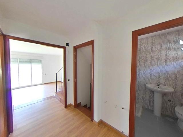 CHALET ADOSADO EN ALMAZCARA URBANIZACION LOS OLMOS