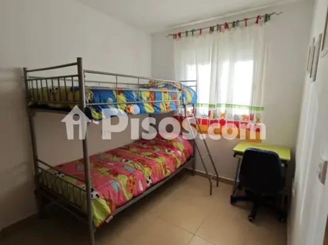 Chalet adosado en alquiler en Avenida de la Alcanara, 1