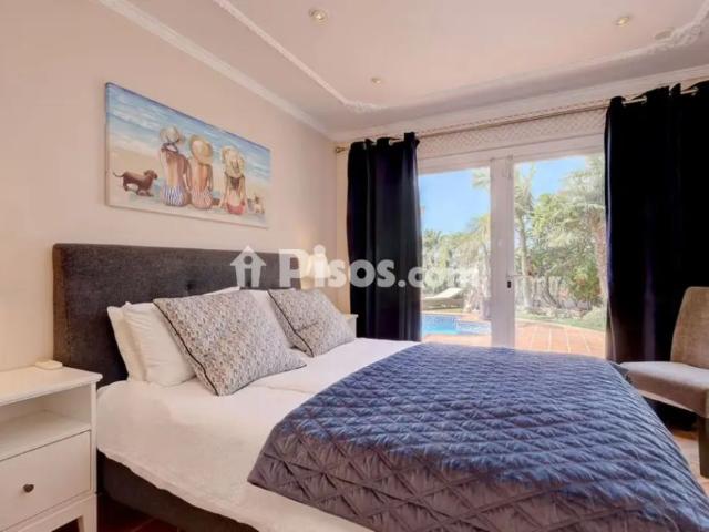 Chalet adosado en alquiler en Avenida de Rota, 95