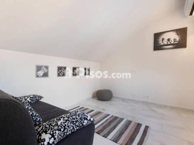Chalet adosado en alquiler en Calle Campanillas, 31, cerca de Calle de Wilkinson