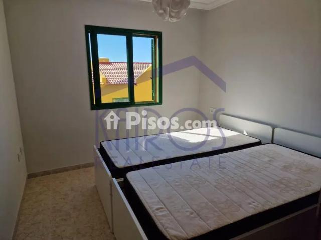 Chalet adosado en alquiler en Calle de Tomás Cruz, 4